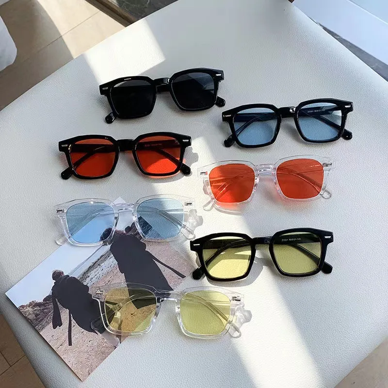 Sunglasses Uv400 - 新作レトロサングラス、Y2K風、カラーレンズ、スクエアフレーム、UV400カット、ファッション、韓国スタイル、ヴィンテージ、ヒップホップ、旅行、アウトドア用アイウェア。