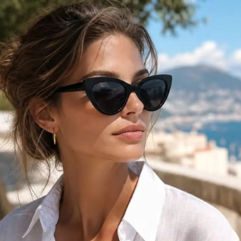 Sunglasses Uv400 - レトロでセクシーなキャットアイ型サングラス。クラシックな黒と白の組み合わせ。女性用。キャットアイフレーム、グラデーションレンズ。