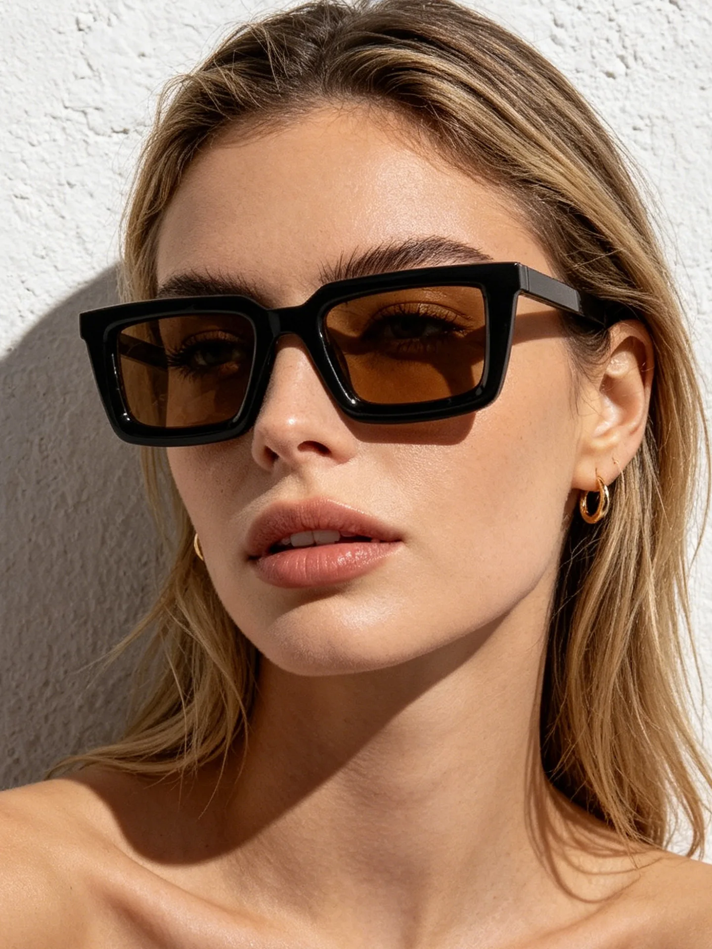 Designer Sunglasses - ヴィンテージ風の長方形サングラス。レディース、メンズ、デザイナーズブランド。カジュアルなデザインで、普段使いやアウトドアに最適。クラシックなミラーレンズ、UV400カット。