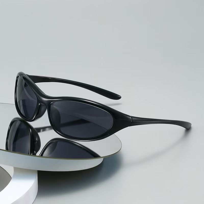 Y2K風パンクスポーツサングラス。男女兼用。一体型フレームで - Designer Sunglasses のレビューと価格