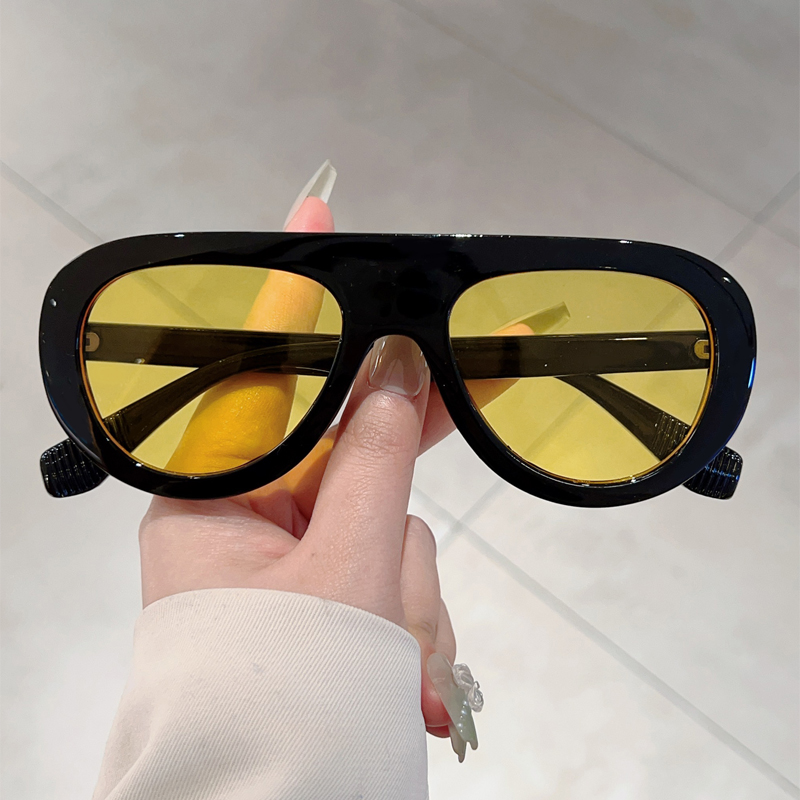 パイロットサングラス男性ヴィンテージキャンディーカラーリムア - Designer Sunglasses のレビューと価格