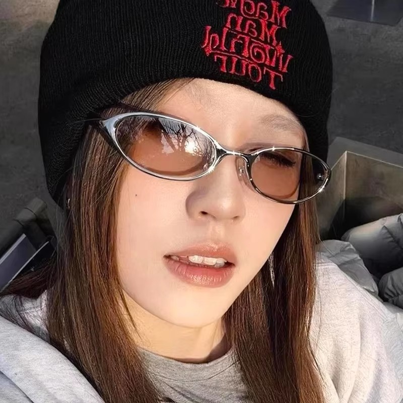 レトロな楕円形デザインのサングラス。レディース向け、新作Y2 - Designer Sunglasses のレビューと価格