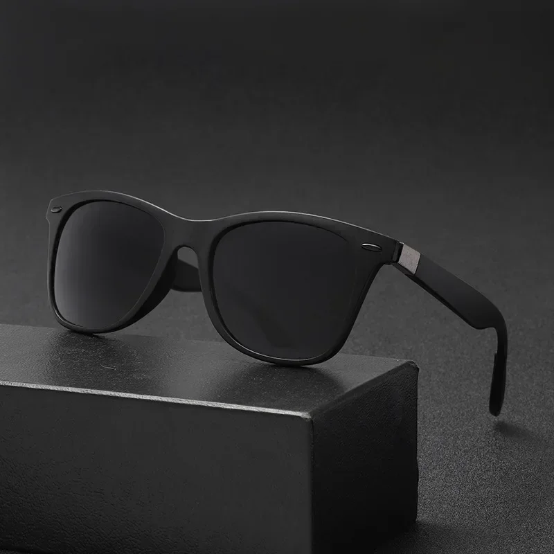 ファッション性の高いヴィンテージ風スクエア型サングラス。クラ - Sunglasses Uv400 のレビューと価格