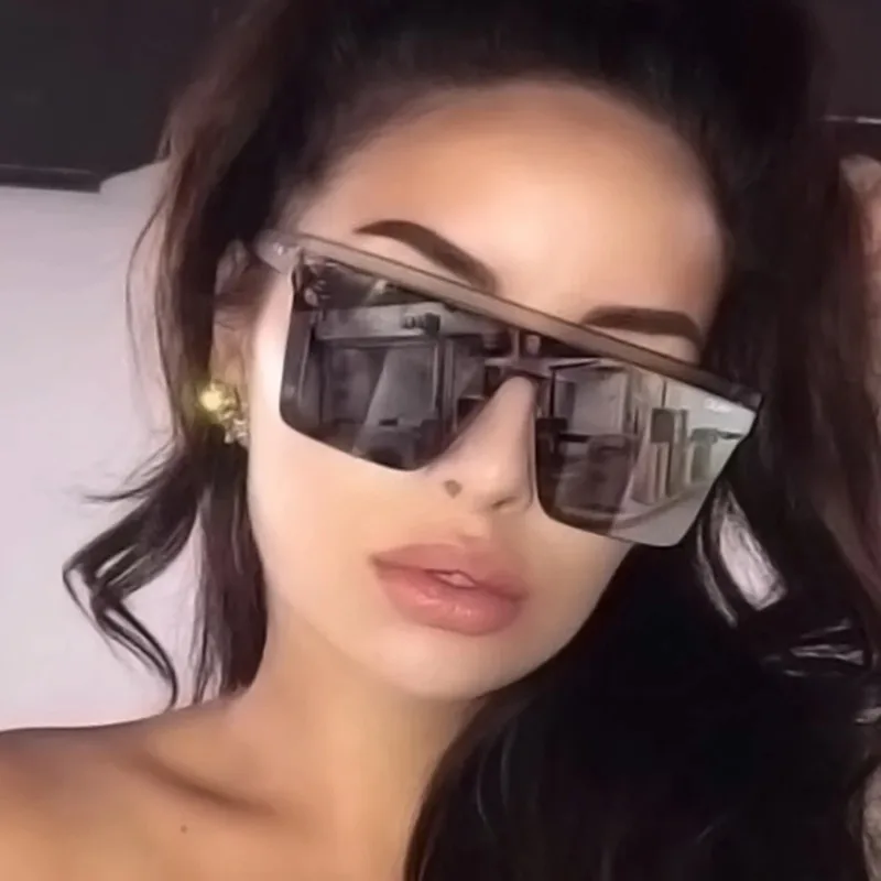 ファッション性の高い、大きめのスクエア型ブランドサングラス。 - Sunglasses Uv400 のレビューと価格