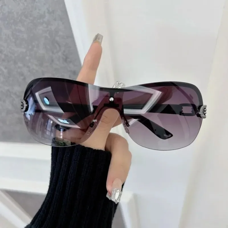 カジュアルなスクエア型サングラス。レディース、メンズ。グラデ - Designer Sunglasses のレビューと価格