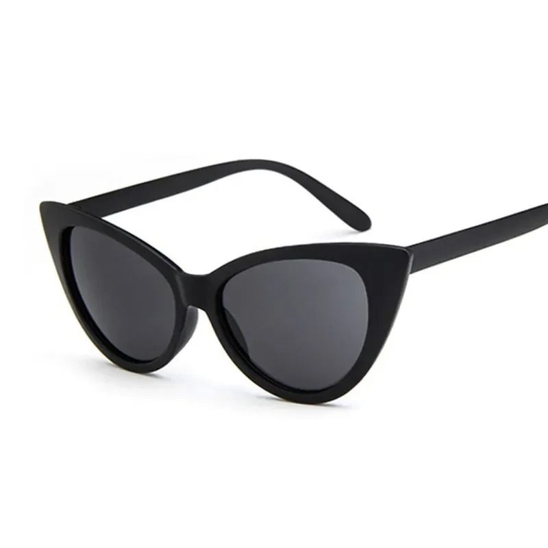 レトロでセクシーなキャットアイ型サングラス。クラシックな黒と - Sunglasses Uv400 のレビューと価格