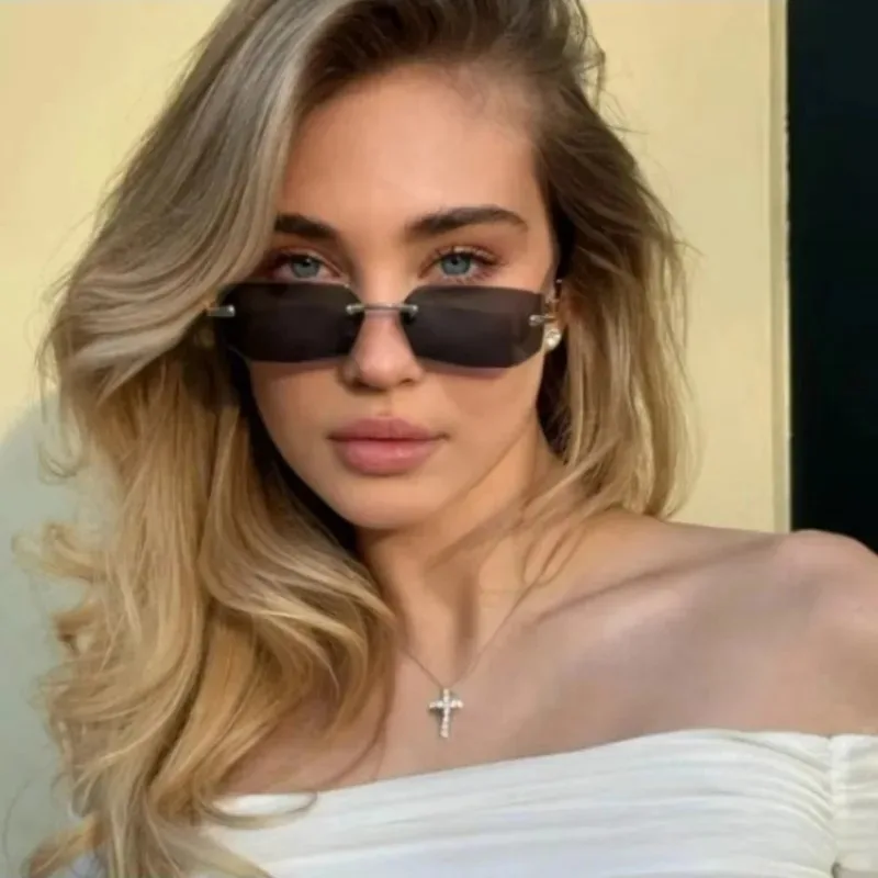 ファッション性の高いパンク風スクエア型サングラス。高級ブラン - Designer Sunglasses のレビューと価格