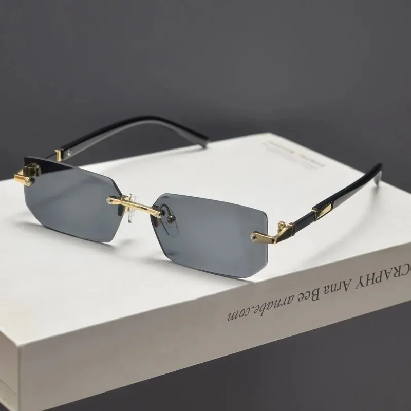 ファッション性の高いパンク風スクエア型サングラス。高級ブラン - Designer Sunglasses のレビューと価格