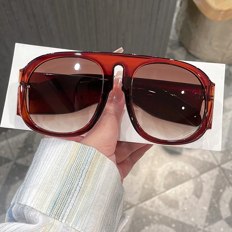 ヴィンテージ風の高級ブランド製サングラス。オーバーサイズのパ - Designer Sunglasses のレビューと価格