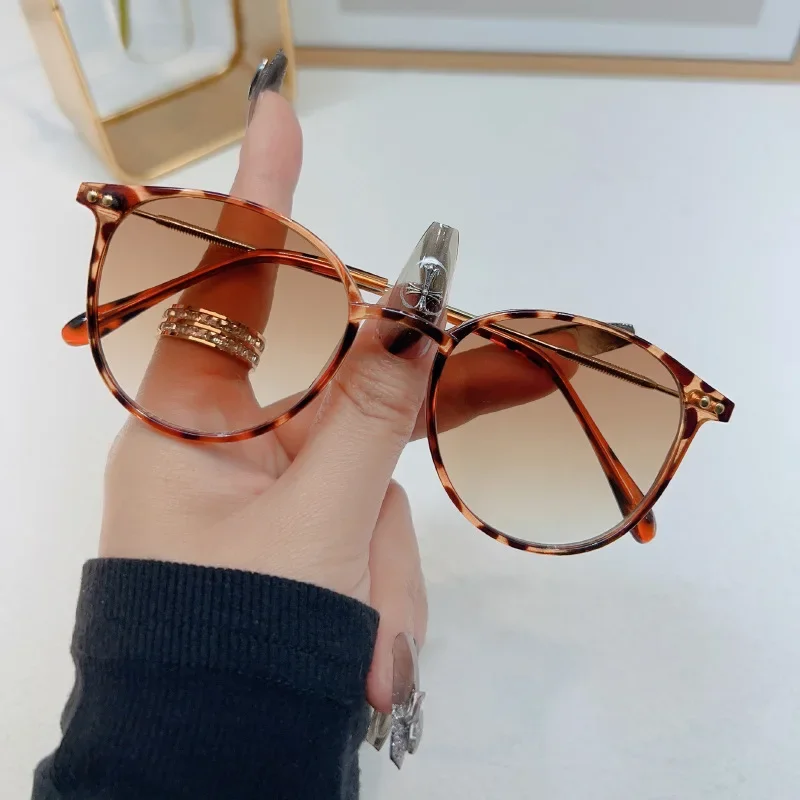 新作、丸型、ヴィンテージ風サングラス。レトロで高級感のあるブ - Designer Sunglasses のレビューと価格
