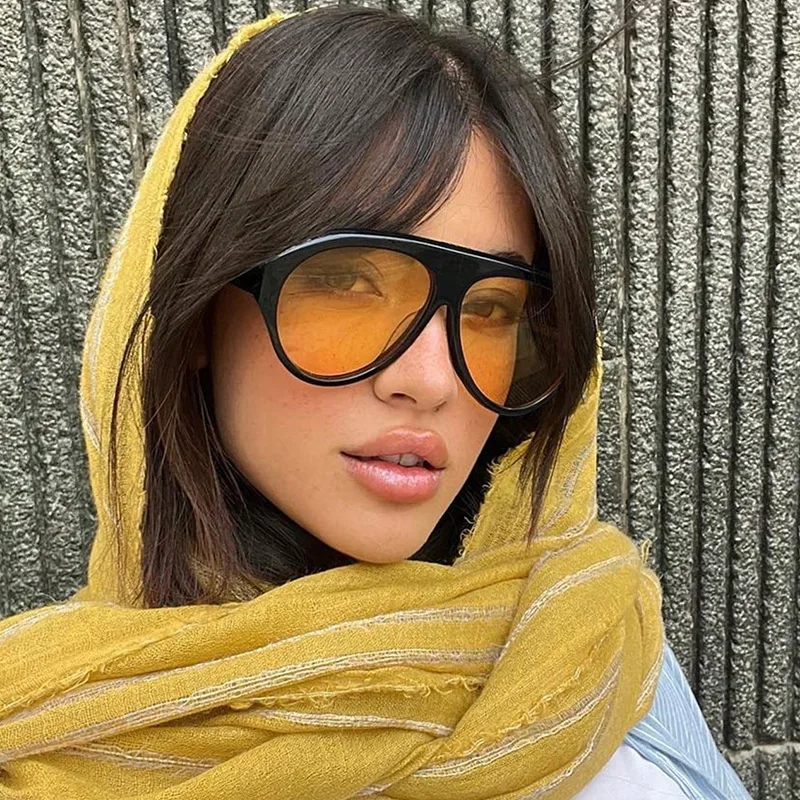 ヴィンテージ風、大きめのフレームのオーバル型サングラス。レデ - Designer Sunglasses のレビューと価格
